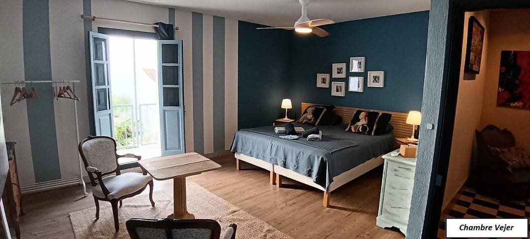 Cama y desayuno para 2 personas, con Terraza además de Jardín y Piscina en Bornos
