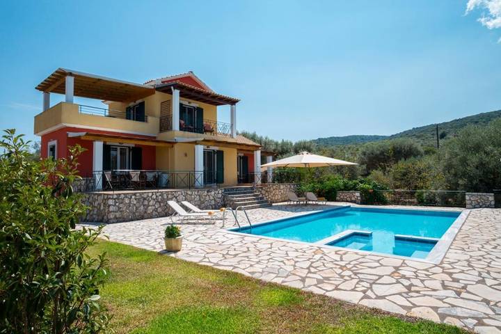 Villa for 6 people, with view and garden as well as pool in Meganisi