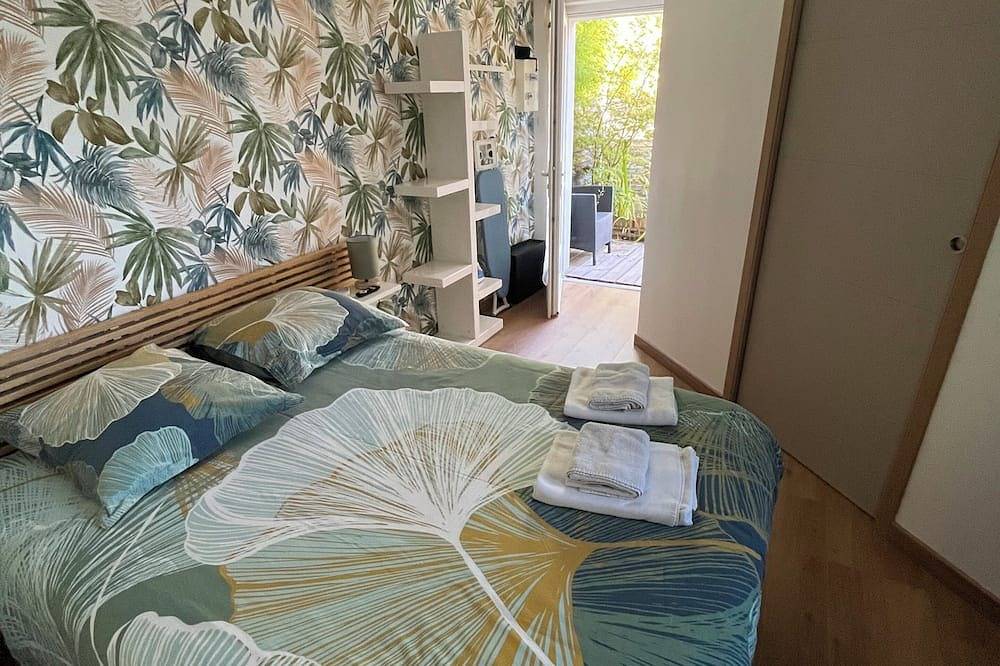 Gite de charme  Animaux decompagnie acceptés! spa privatisable  Piscine partagée in Lège-Cap-Ferret, Région d'Arcachon