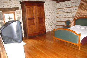 Gîte pour 2 Personnes dans Saint-Yrieix-la-Montagne, Région d'Aubussargues, Photo 1