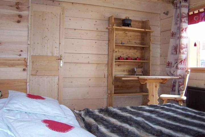 Gîte pour 12 personnes, avec jardin à Montcel - 2