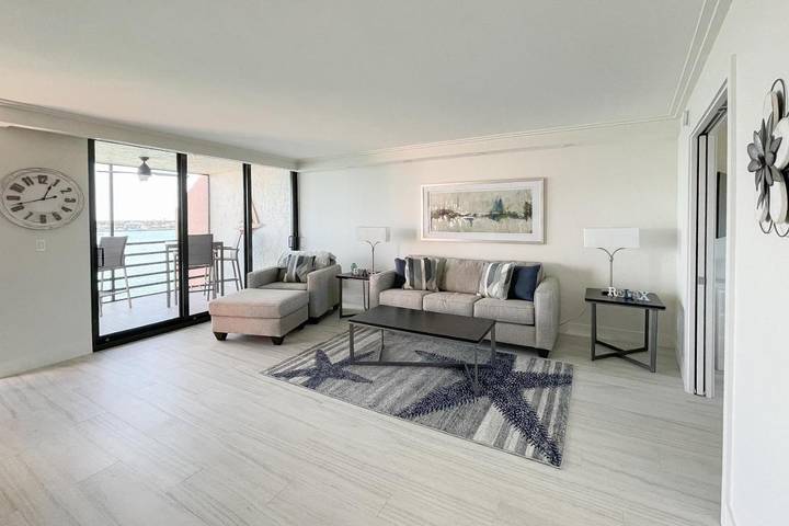 Ferienwohnung für 2 Personen, mit Whirlpool und Pool sowie Balkon in Marco Island