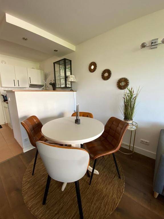Ganze Wohnung, Komfortables Appartement mit Balkon und kostenfreier Nutzung des Hallenbads in Sierksdorf, Ostholstein