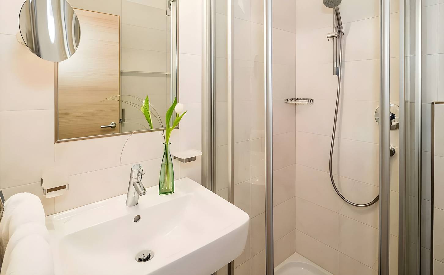 Ganze Wohnung, Rasnerhof - Ferienwohnung Tschigat mit Bergblick, Balkon und Wlan in Oberplars, Algund