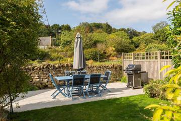 Holiday Home for 9 People in The Cotswolds, South West England, Photo 3