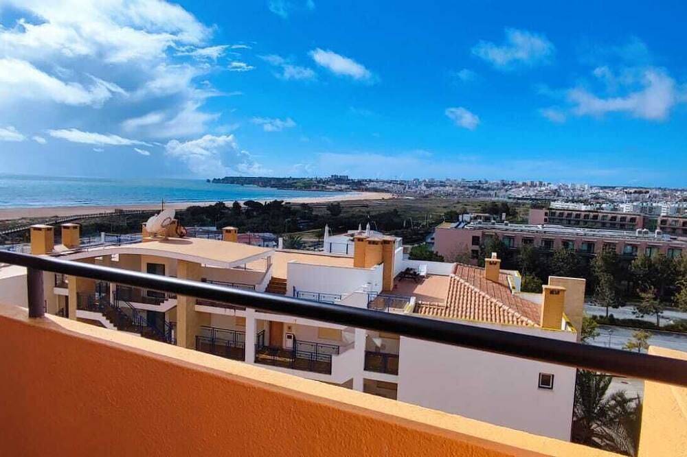 Ganze Wohnung, Beach House at D. Pedro Hotel w/ Pool & Wifi in Meia Praia, Faro Distrikt