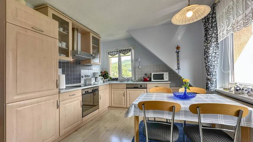 Ferienwohnung für 4 Personen, mit Garten in Floh-Seligenthal - 3