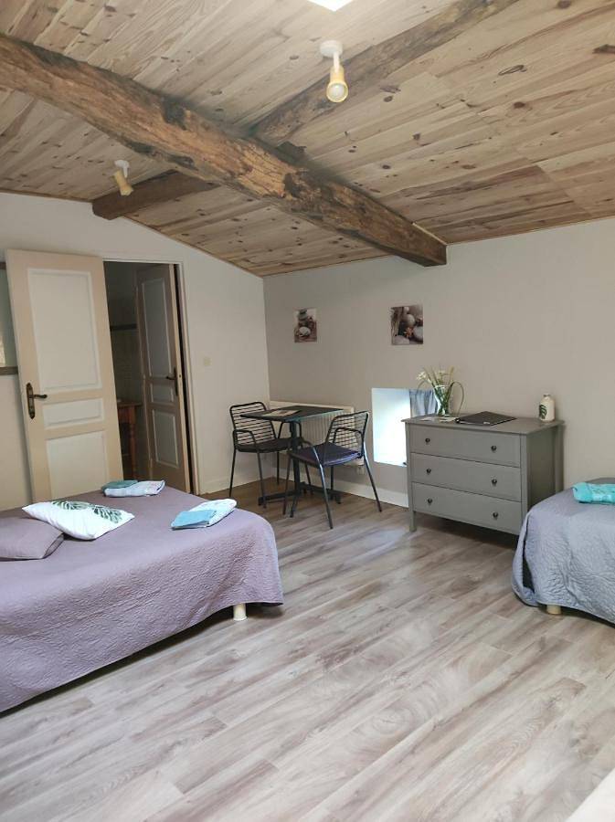 Chambre d’hôte pour 2 personnes, avec jardin et piscine dans les Deux-Sèvres - 4