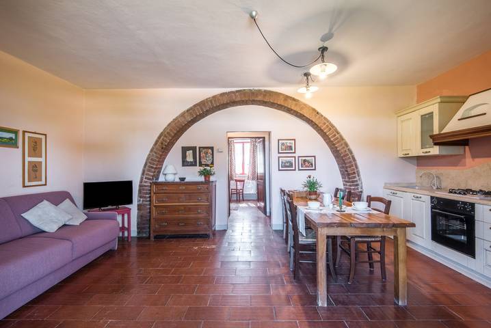 Farmhouse 'Podere Del Pereto Bio- 203' with Shared Pool, Private Garden and Wi-Fi in Rapolano Terme, Siena provins