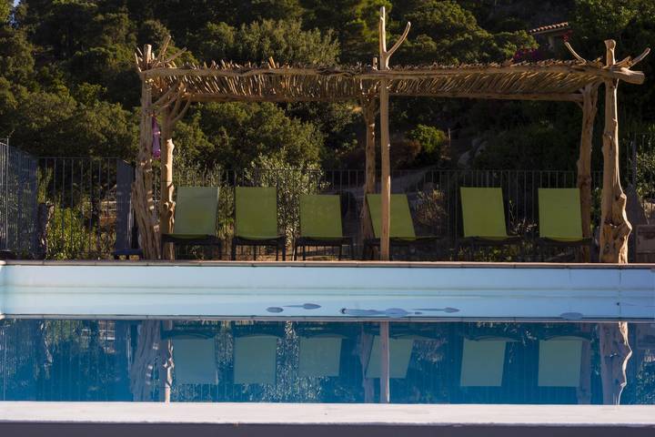Gîte pour 4 personnes, avec Terrasse ainsi que Piscine et Vue à Monacia-d'Aullène - 2