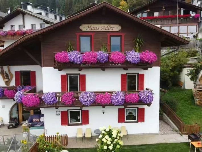 Ferienwohnung für 10 Personen, mit Balkon und Terrasse sowie Garten und Ausblick in Meransen - 2