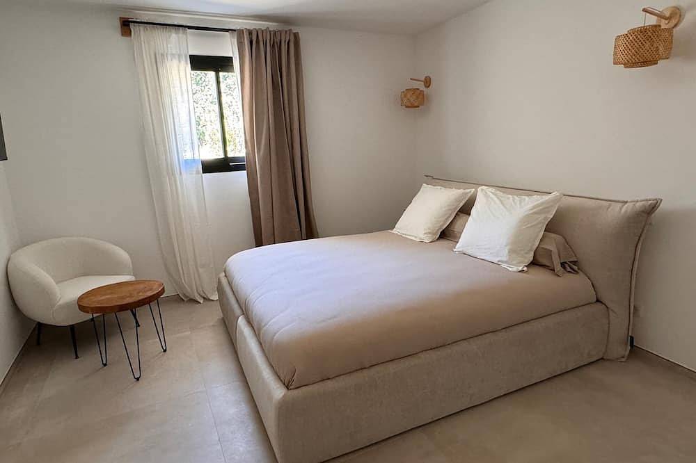 \"The Villa at Mas d'Antonegre in Montbazin, Côte d'Améthyste