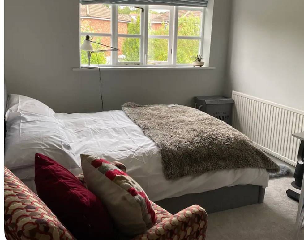 Luxury Central Hale living in Grand Manchester