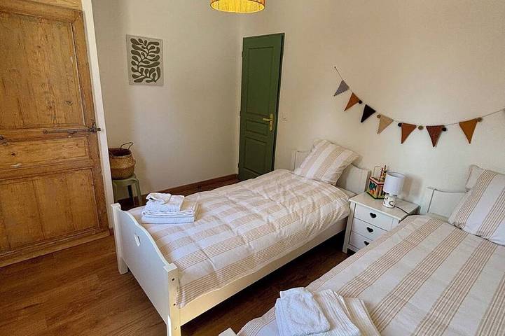 Location de vacances pour 6 personnes, avec jardin dans Rayet - 4