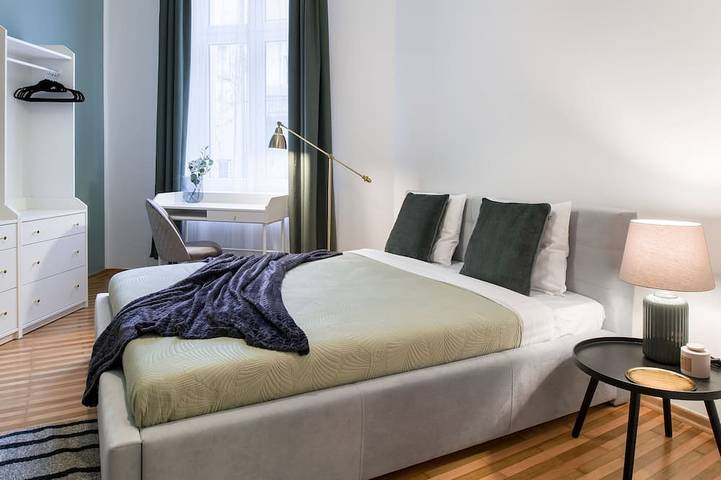 Appartamento intero, Wawelove Piłsudskiego I - spacious 3 bedroom apt. with balcony and free parking! in Cracovia, Piccola Polonia