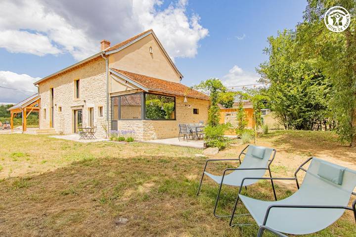 Gîte pour 10 personnes, avec Terrasse et Jardin