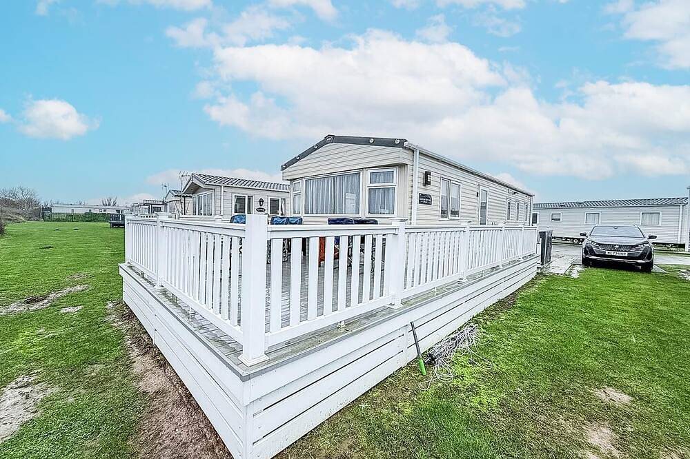 Glamping for 8 People in St Osyth, Essex
