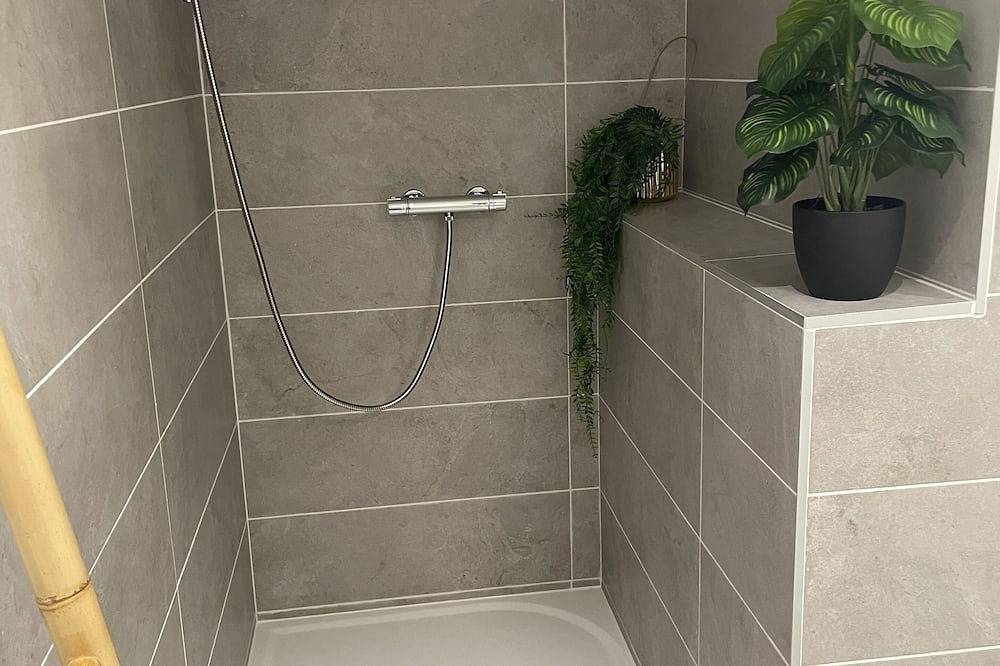 Gîte de Sommelonge proche grignan avec piscine privée in Donzère, Région de nyons