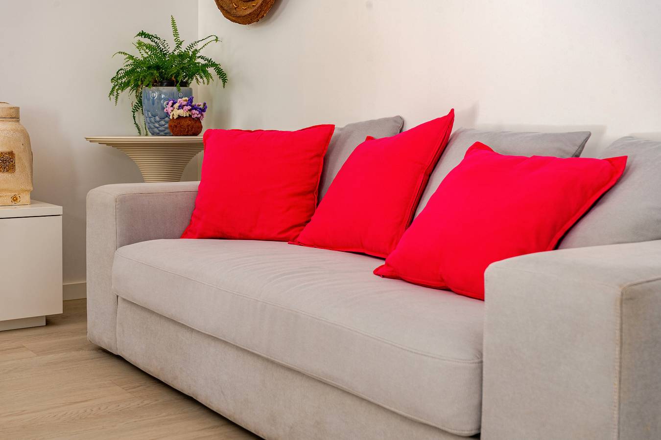 Appartamento intero, Appartamento 'Vegan Pátio - Douro e Ribeira' con Terrazza Privata, Wi-Fi e Aria Condizionata in Santa Marinha e São Pedro da Afurada, Distretto di Porto