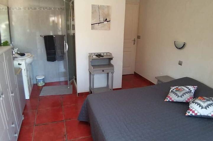 Gîte pour 4 personnes, avec jardin et terrasse à Trans-en-Provence - 2