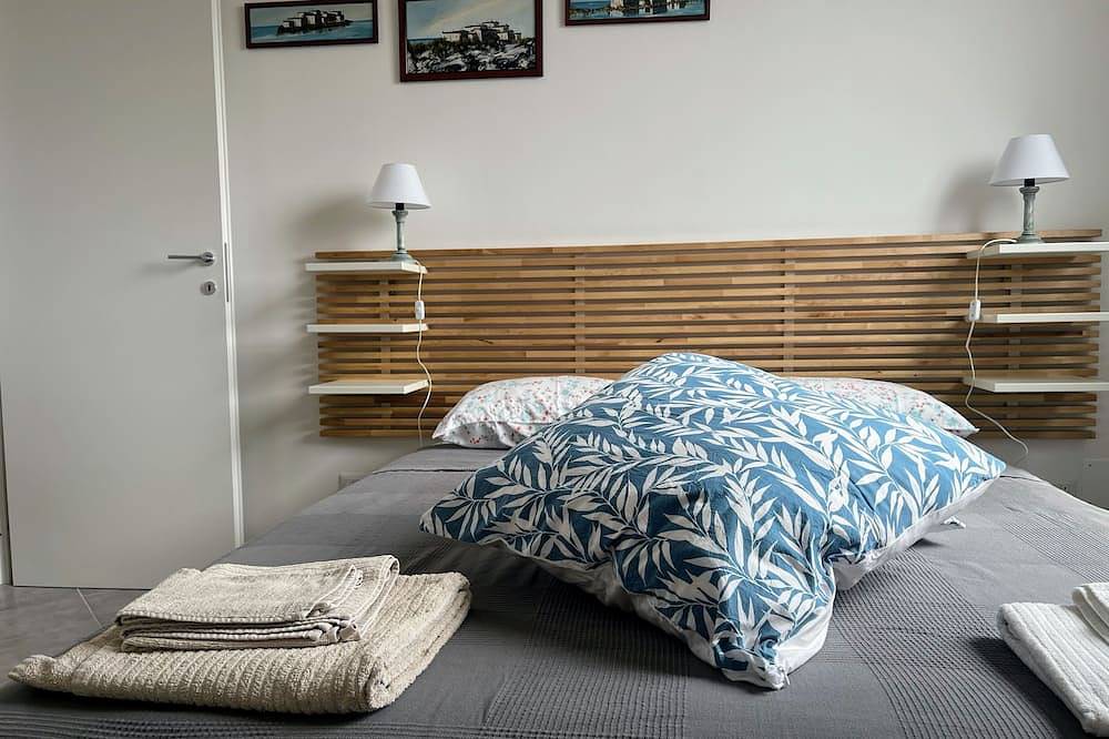 Entire apartment, Casa Zefiro, between sea and pine forest! in Fregene, Rome Province