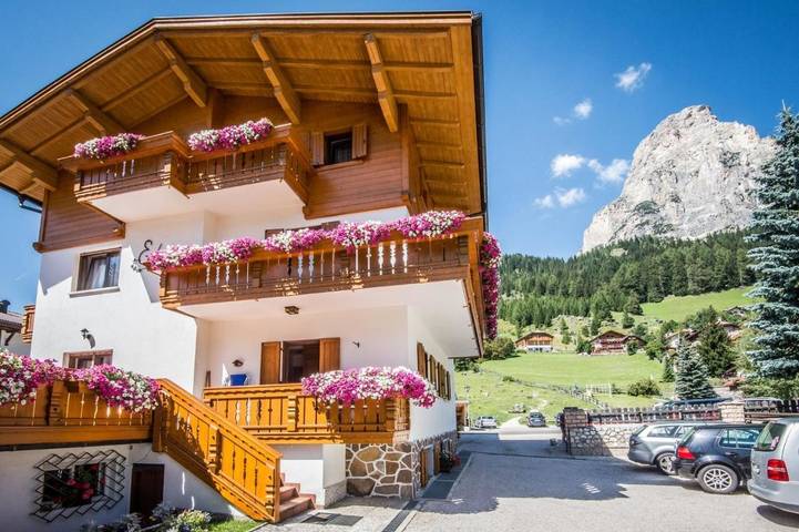 BnB für 2 Personen, mit Balkon und Terrasse sowie Garten in Corvara in Badia