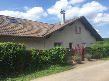 Gîte pour 2 personnes, avec jardin à Taintrux