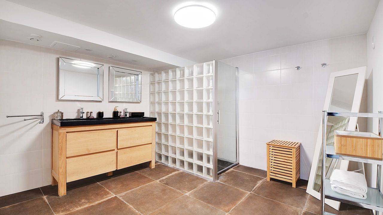 Ganze Ferienwohnung, Ferienwohnung für 8 Personen (120 m²) in Pantin in Pantin, Seine-Saint-Denis