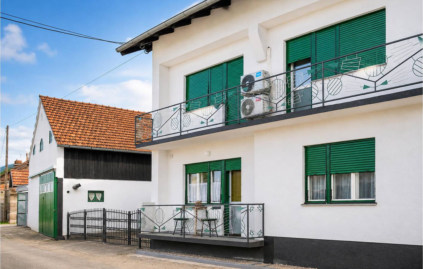 Gemütliche 220 m² große Wohnung mit Terrasse, WLAN, Parkplatz und Petanque in Zagreb und Umgebung
