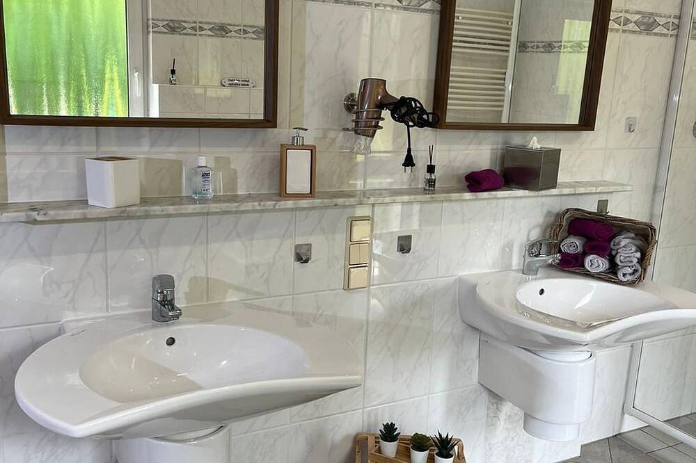 Ganze Wohnung, Ferienwohnung Göttert – Haus Erika - Appartement/Fewo, Dusche, Wc in Beckingen, Saar-Nahe-Bergland