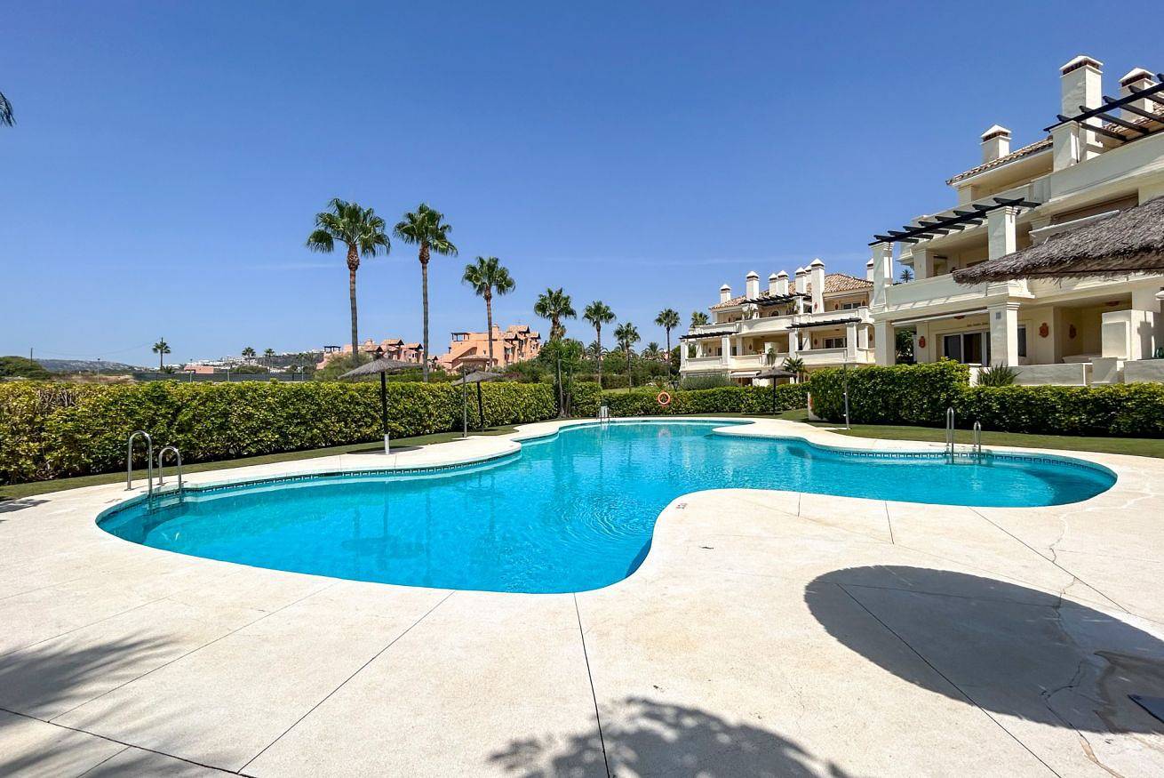 Apartamento entero, Apartamento Beach & Golf en la Bahia de Casares  in Casares del Sol, Casares