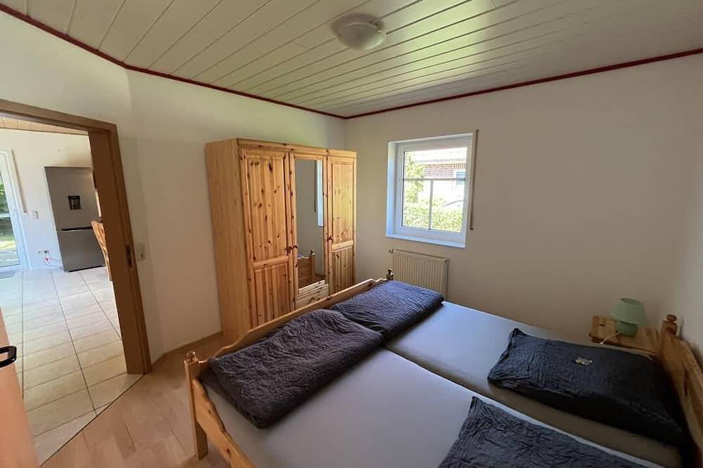 Ferienhaus Susanne am Badesee in Hundestrand (Aurich), Aurich