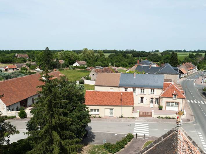 Gîte pour 15 personnes, avec terrasse dans Saint-Amand-Montrond - 3