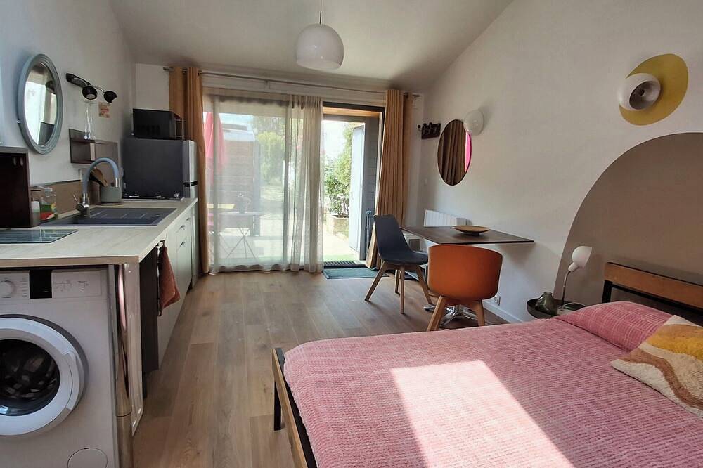 Apartamento entero, Charming studio with exterior in Lagord, 5 minutes from La Rochelle in Lagord, Región de La Rochelle