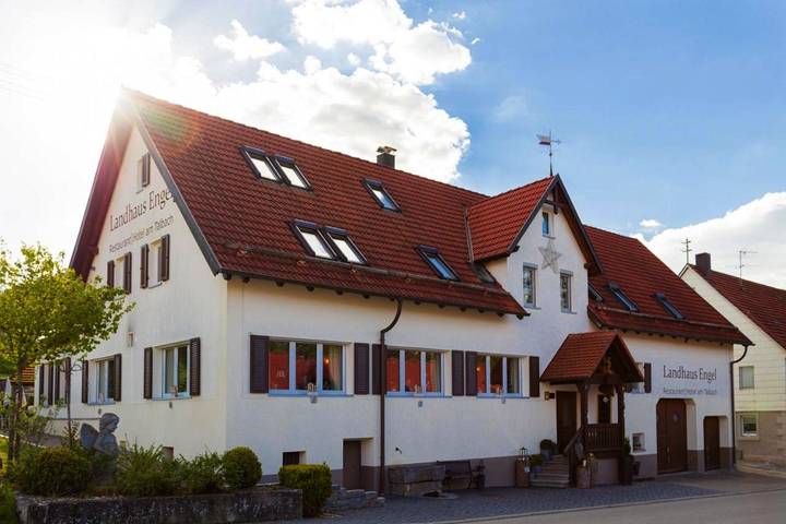 Ferienhaus, mit Terrasse und Garten