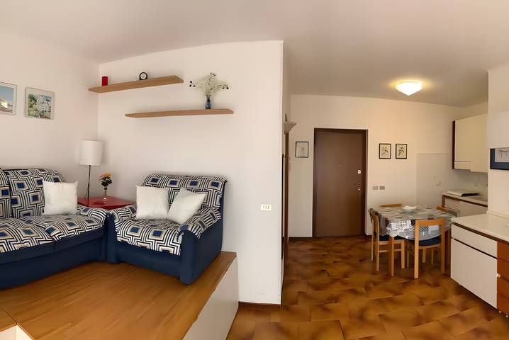 Entire studio, Apartment 'Casa Nonno Aldo' with Shared Garden, Balcony and Wi-Fi in Monza, Brianza