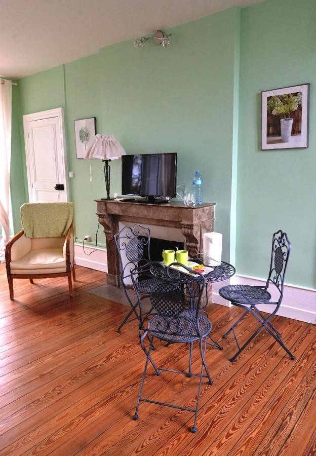 Gîte pour 3 personnes, avec jardin ainsi que terrasse et jacuzzi à Saint-Marcel (Saône-et-Loire) - 4