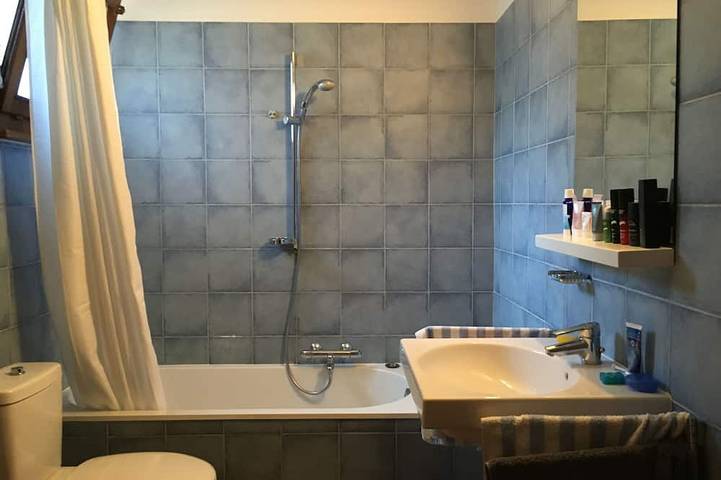 Villa pour 7 personnes, avec bassin pour enfant ainsi que jardin et terrasse, animaux acceptés à Giens - 4