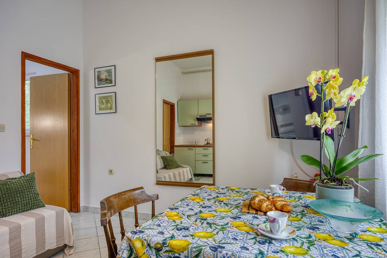 Appartement entier, Charmant appartement près de Rovinj avec balcon, Wi-Fi et parking in Rovinj Riviera, Rovinj