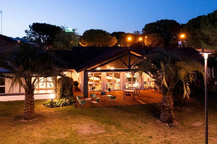 Hotel para 2 personas, con jardín - 1