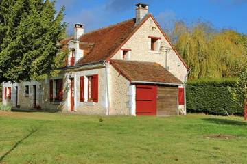 Gîte pour 10 personnes, avec terrasse et jardin, animaux acceptés à Genillé
