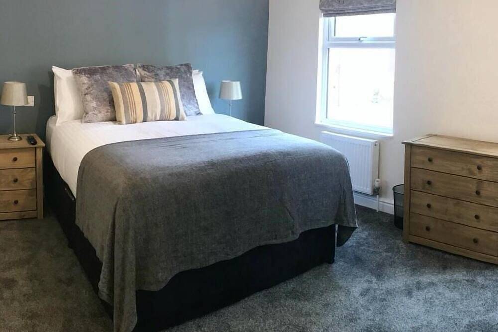 Habitacion Doble-Confortable-Baño privado con ducha-(Small Double bed) in Oxford, Oxfordshire