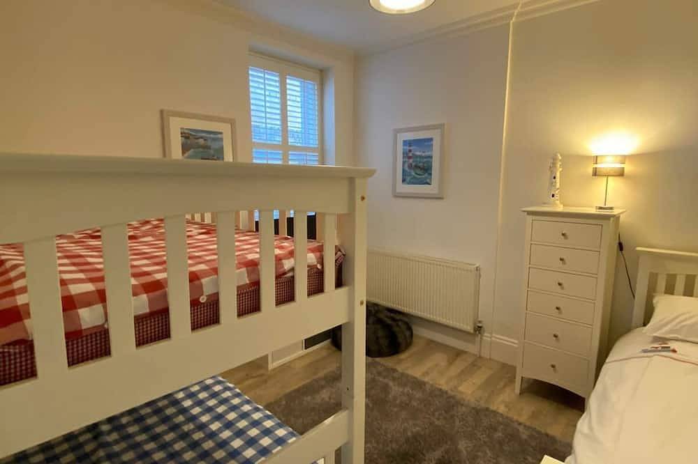 Entire apartment, Broadstairs Apartment With Sea Views in Botany Bay, Kent