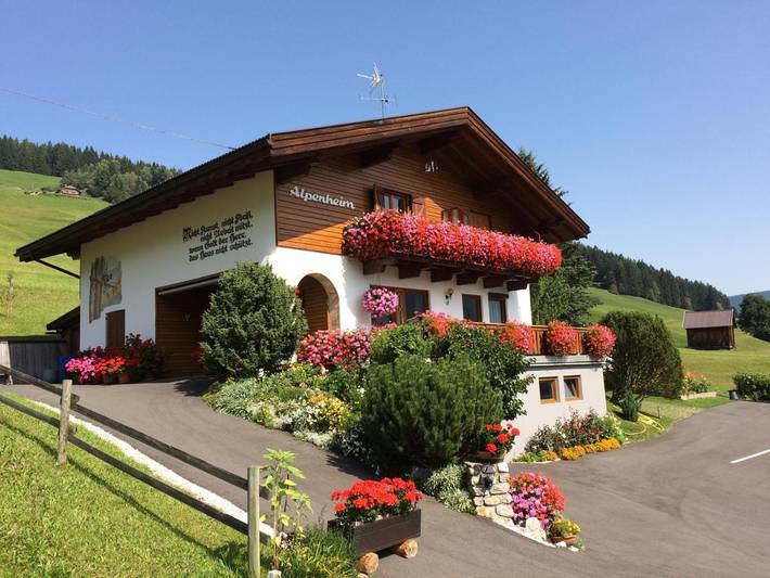 B&b per 2 persone, con Balcone e Terrazza nonché Giardino e Panorama a Braies