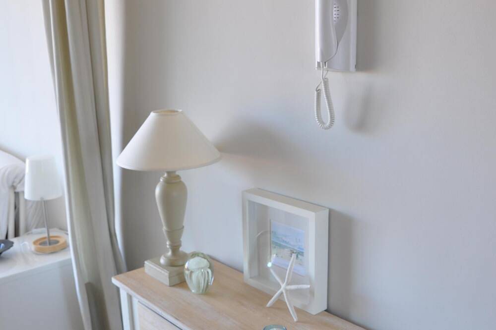 Appartement entier, Joli studio 2 personnes à Arcachon avec vue bassin - 100 m de la plage in Arcachon, Région d'Arcachon