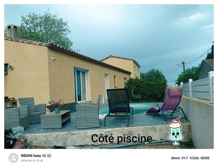 Location de vacances pour 6 personnes, avec terrasse ainsi que piscine et jardin à Saint-Geniès-de-Malgoirès
