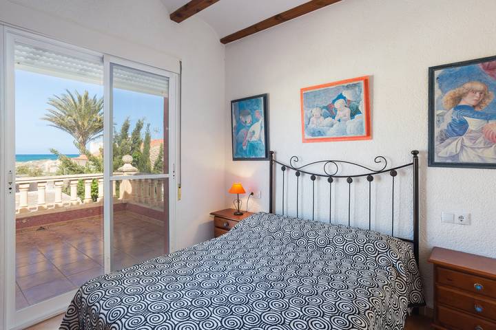 Ferienhaus für 9 Personen, mit Balkon und Garten in Oliva - 2