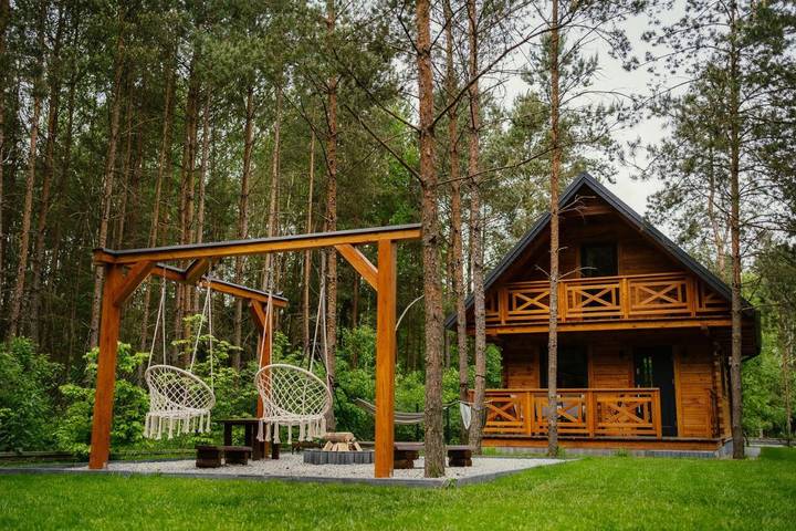 Dom dla 15 osób, z widok i taras oraz ogród, zwierzęta dozwolone w Krasnobród