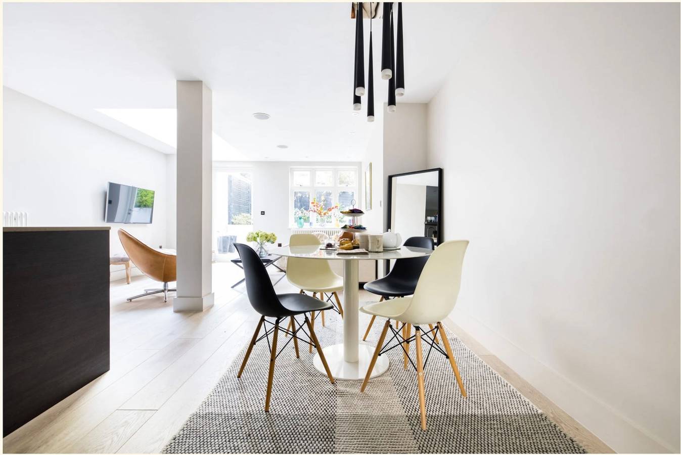 Entire apartment, The English Gentleman  Hampstead Heath - by Out of Office Lifestyle in Camden, London