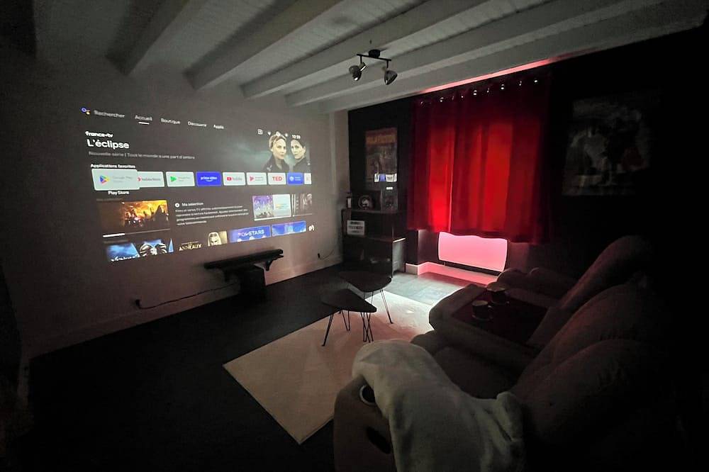 Room with private spa and cinema room in Caupenne, Dax en omgeving